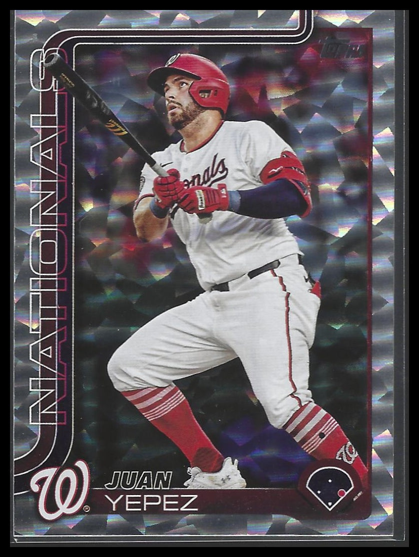 2025 Topps #679 Juan Yepez Silver Crackle Foilboard