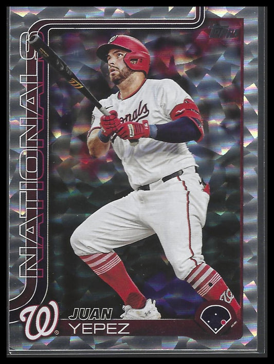 2025 Topps #679 Juan Yepez Silver Crackle Foilboard