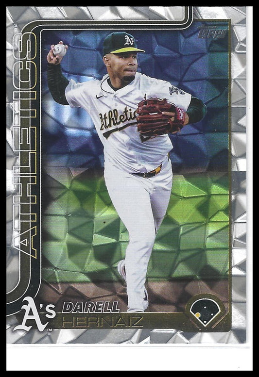 2025 Topps #695 Darell Hernaiz Diamante Foil