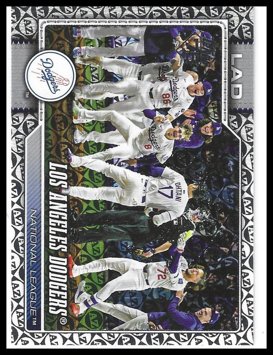 2026 Topps #256 Los Angeles Dodgers Holo Foil
