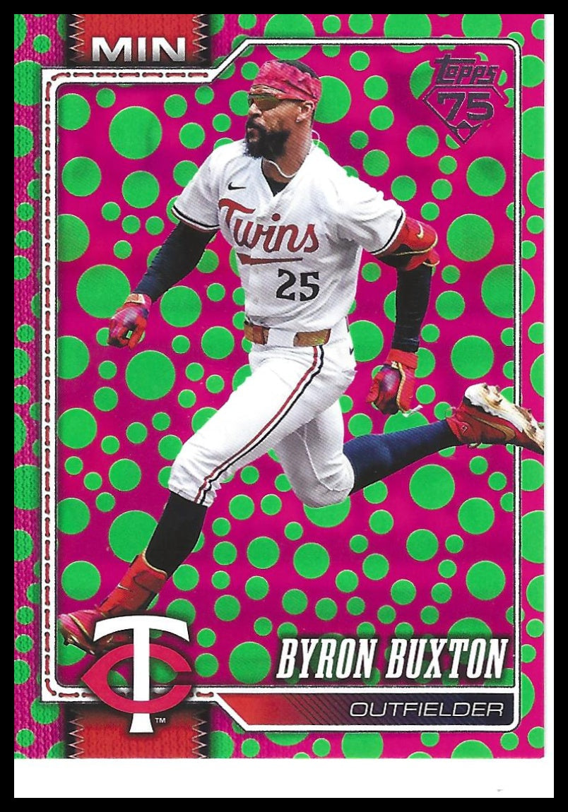 2026 Topps #255 Byron Buxton Holiday Polka Dots Green / Pink