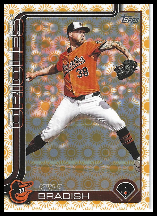 2025 Topps #449 Kyle Bradish Holiday
