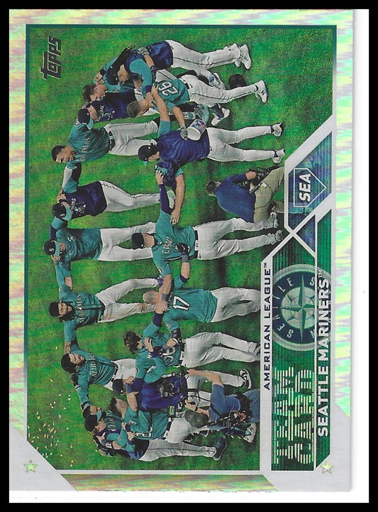 2023 Topps #627 Seattle Mariners Rainbow Foil