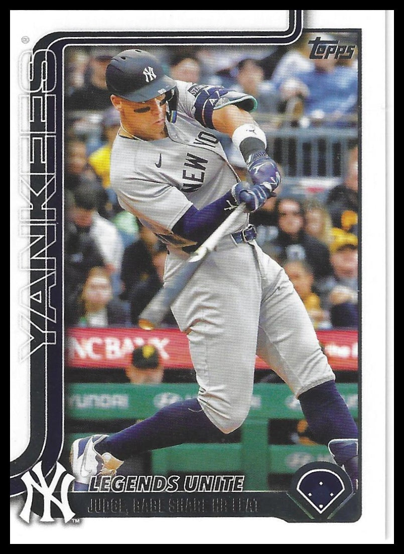 2025 Topps Update #US86 Legends Unite