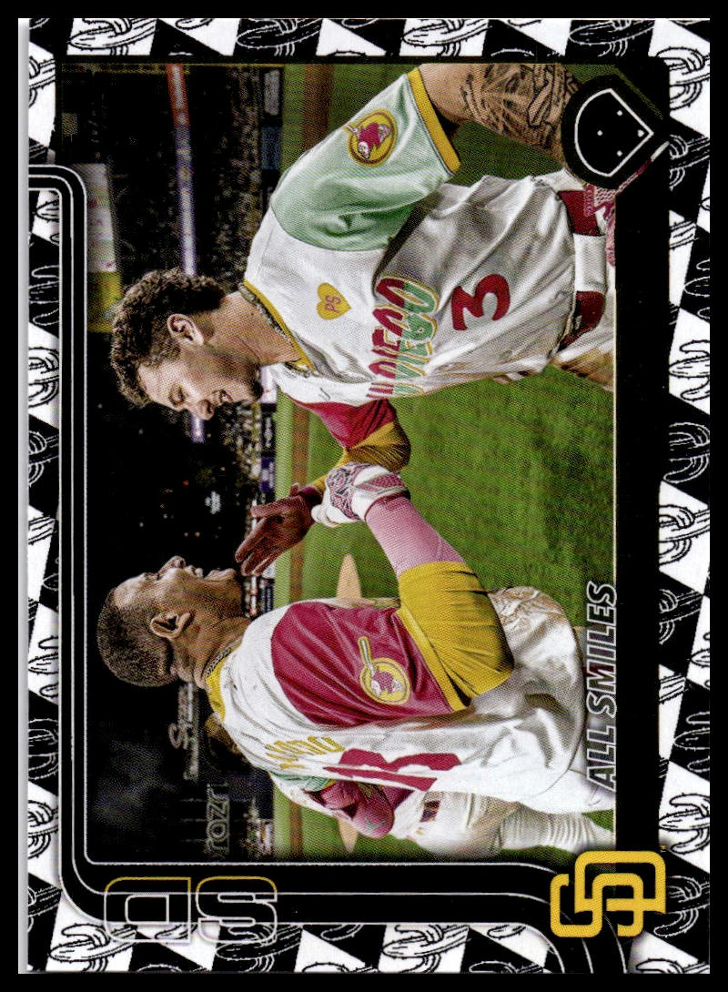 2025 Topps #143 All Smiles: Perfect Weather in S.D. Spring Training